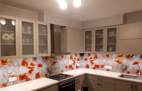 STIKLA PANEĻI VIRTUVEI